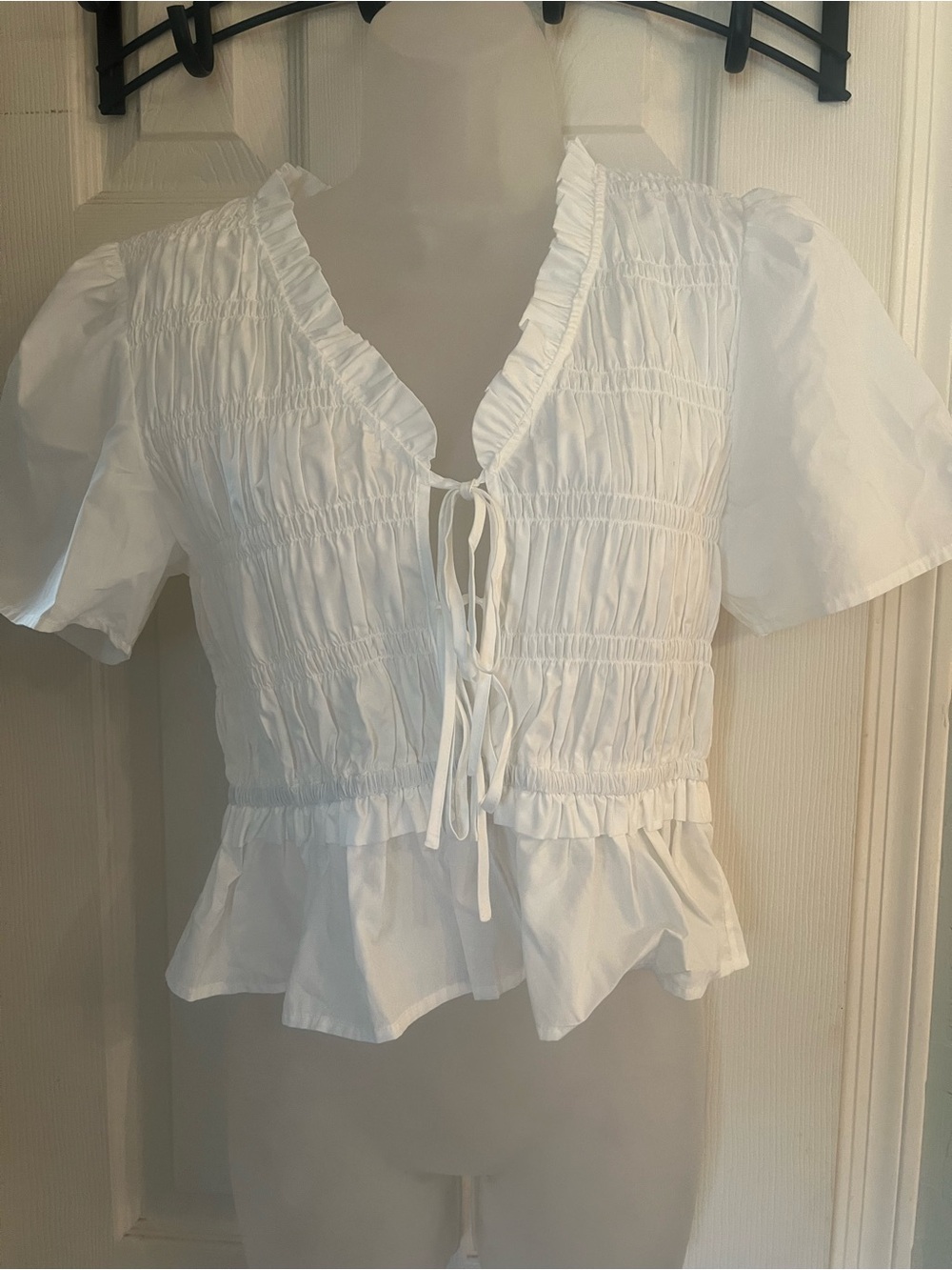 Rail’s Portia top white smocked peplum medium